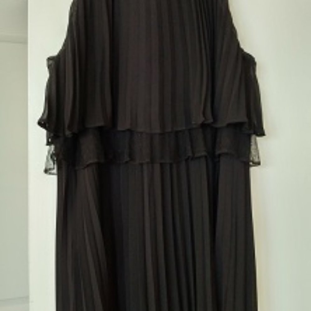 BCBG Women's Sleeveless Tiered Pleated Dress in Black, Size XS - Picture 9 of 9